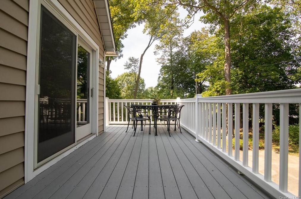19 Farmstead Rd, Newburgh, NY 12553-7611