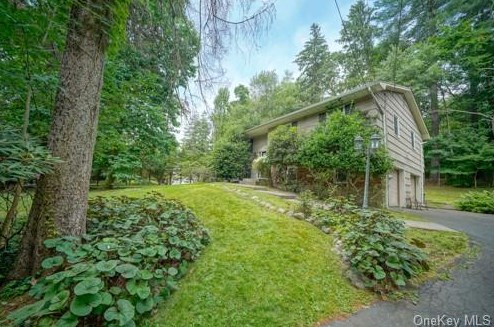 62 Pinebrook Rd, Chestnut Ridge, NY 10952-5222