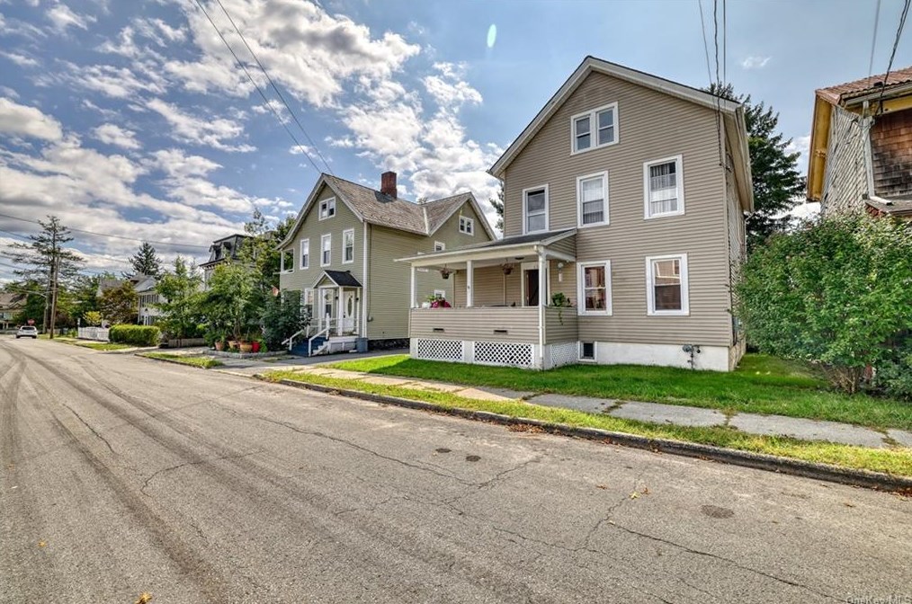 13 Liberty St, Middletown, NY 10940