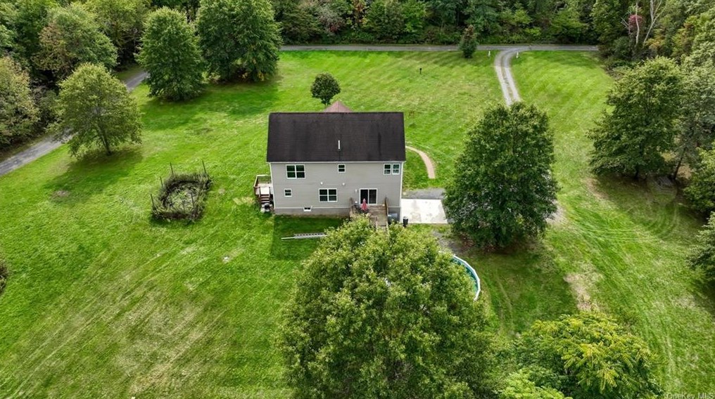 19 Jansen Ct, Walden NY  12586-3050 exterior