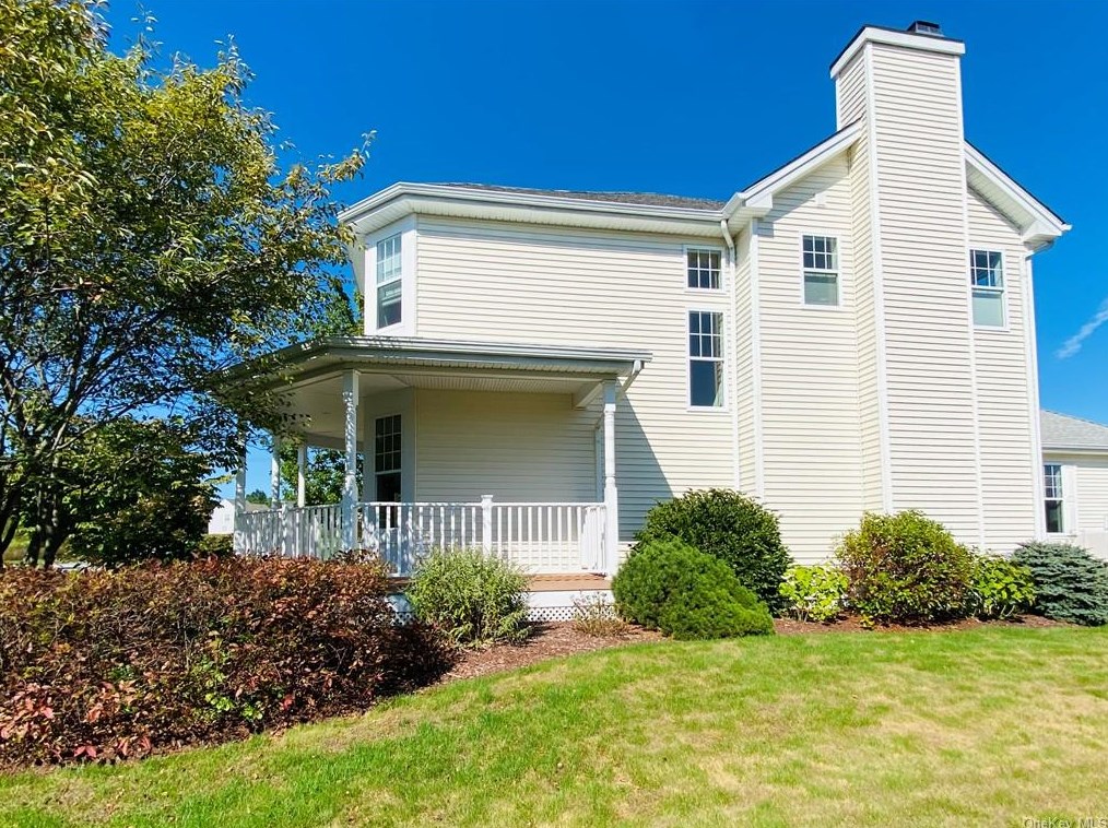 46 Bayberry St, East Fishkill NY 12533-4333 exterior