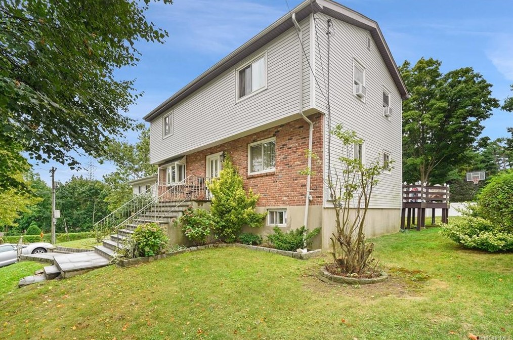 5 Allendale Rd, Yonkers, NY 10710-1401