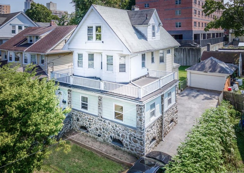 132 Sickles Ave, New Rochelle, NY 10801