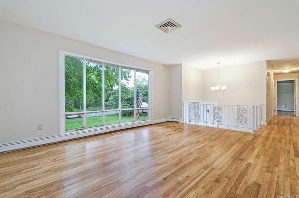 553 Cross Hill Ln, Mahopac, NY 10541