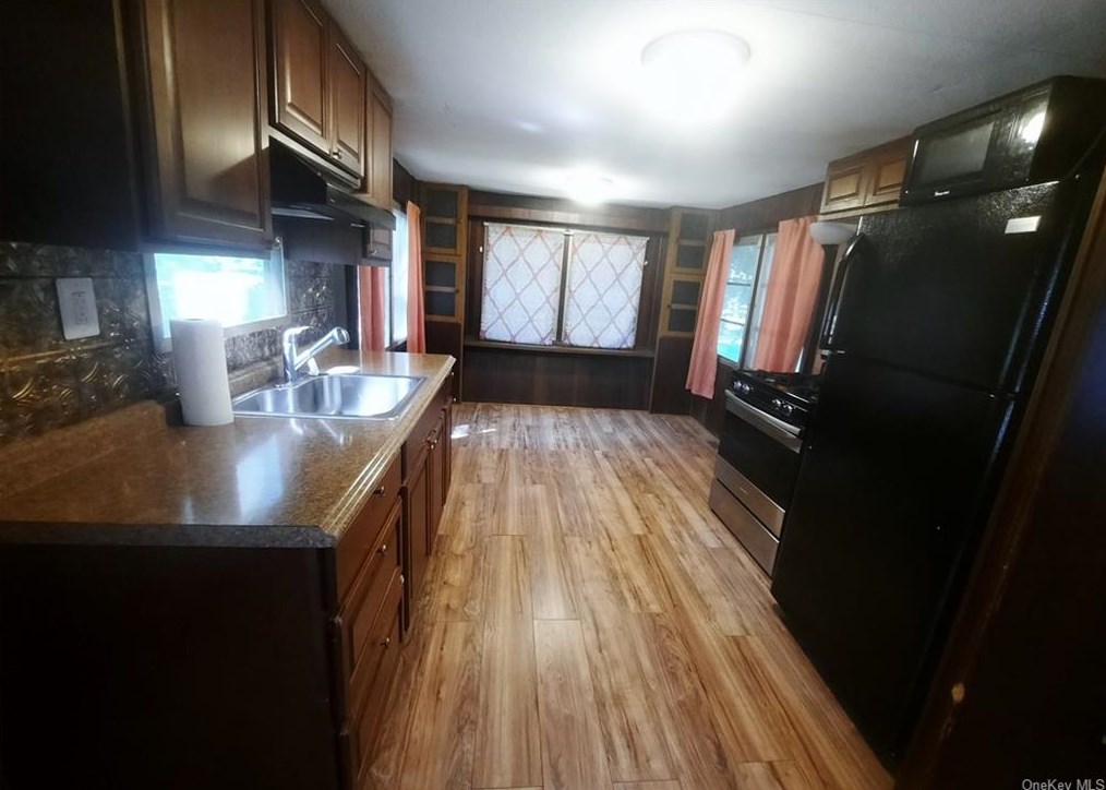 6 Mark Dr, Port Jervis, NY 12771-3907