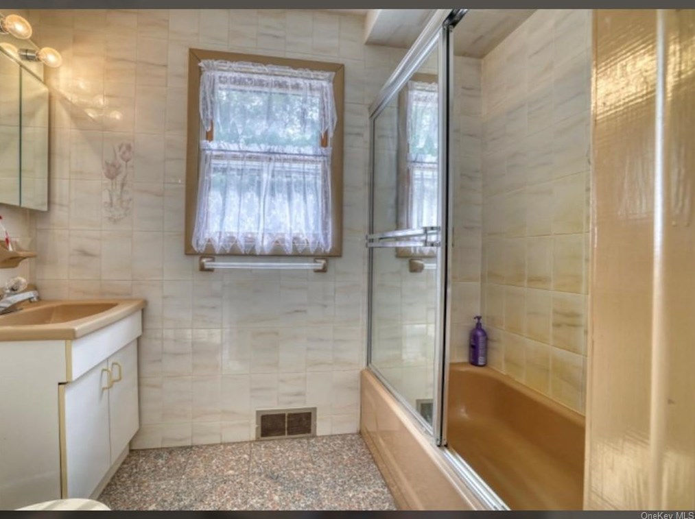 23 Mink Trl, Glen Spey NY  12737-5934 exterior
