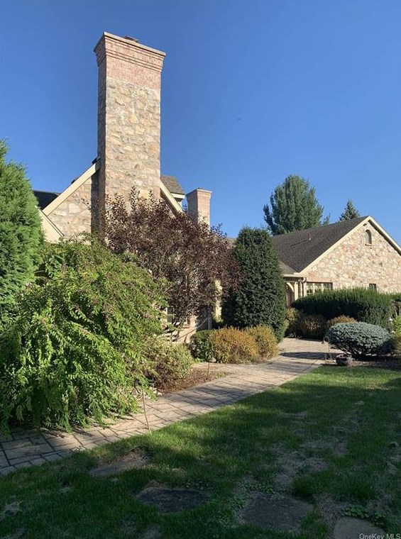 3040 Fairfield Dr, Allentown PA  18103-5542 exterior