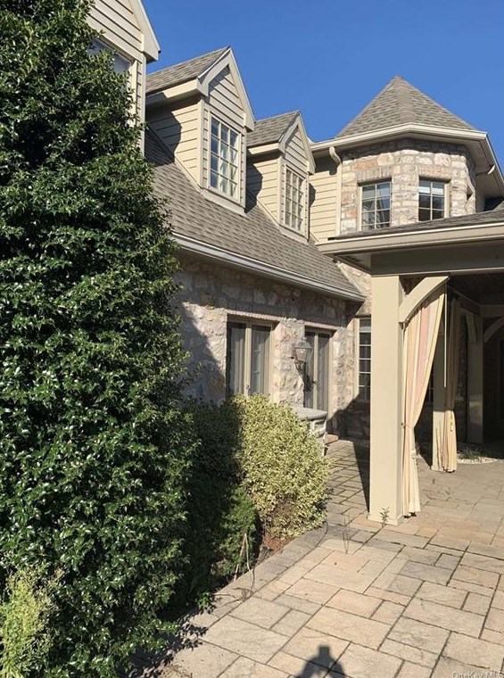 3040 Fairfield Dr, Allentown PA  18103-5542 exterior