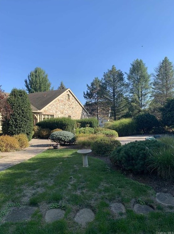 3040 Fairfield Dr, Allentown PA  18103-5542 exterior