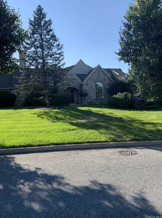 3040 Fairfield Dr, Allentown PA  18103-5542 exterior