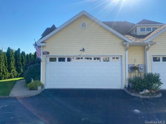273 Ocean Ave, Freeport, NY 11520-4937
