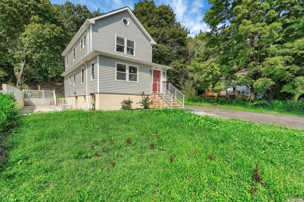 39 Maple Ave, North Tarrytown, NY 10591-5009