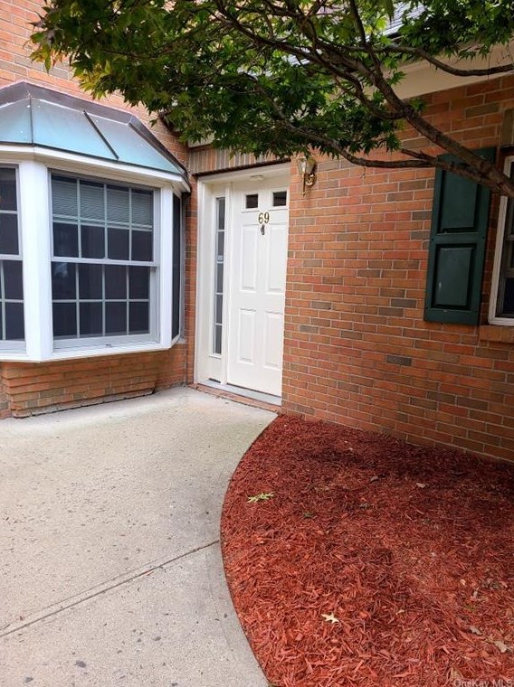 69 High Point Cir, Newburgh, NY 12550-7236