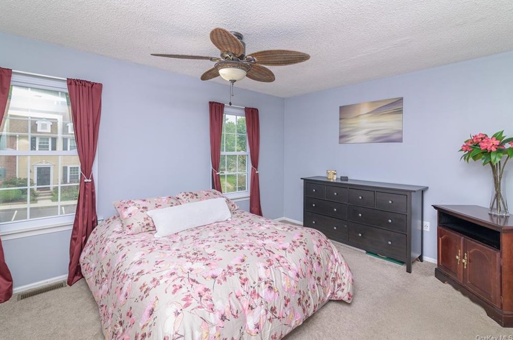 49 Winchester Ave, Peekskill NY 10566-6804 exterior