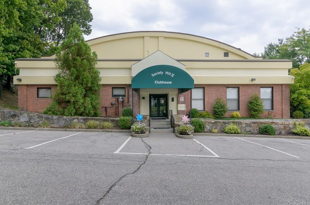 49 Winchester Ave, Peekskill NY 10566-6804 exterior