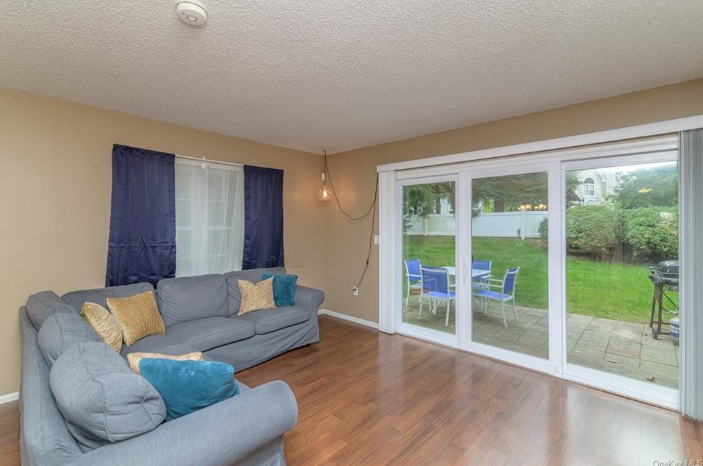 49 Winchester Ave, Peekskill NY 10566-6804 exterior