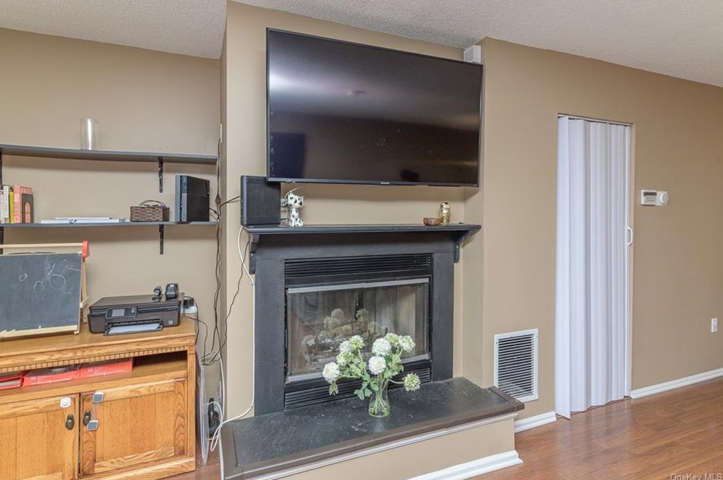 49 Winchester Ave, Peekskill NY 10566-6804 exterior