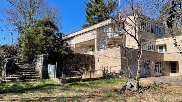 39 Penny Ln, Scarsdale, NY 10583
