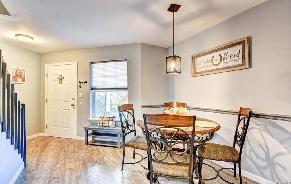 23 Helene Cir, Highland Mills, NY 10930-2808