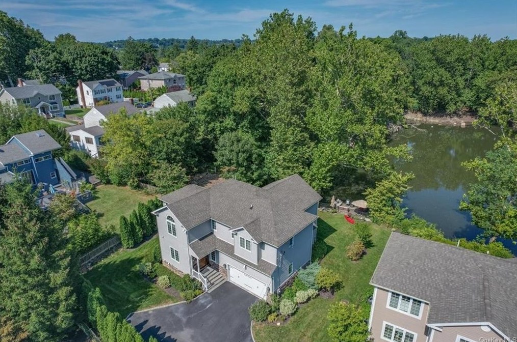 17 Eton Pl, Yonkers, NY 10709-5433