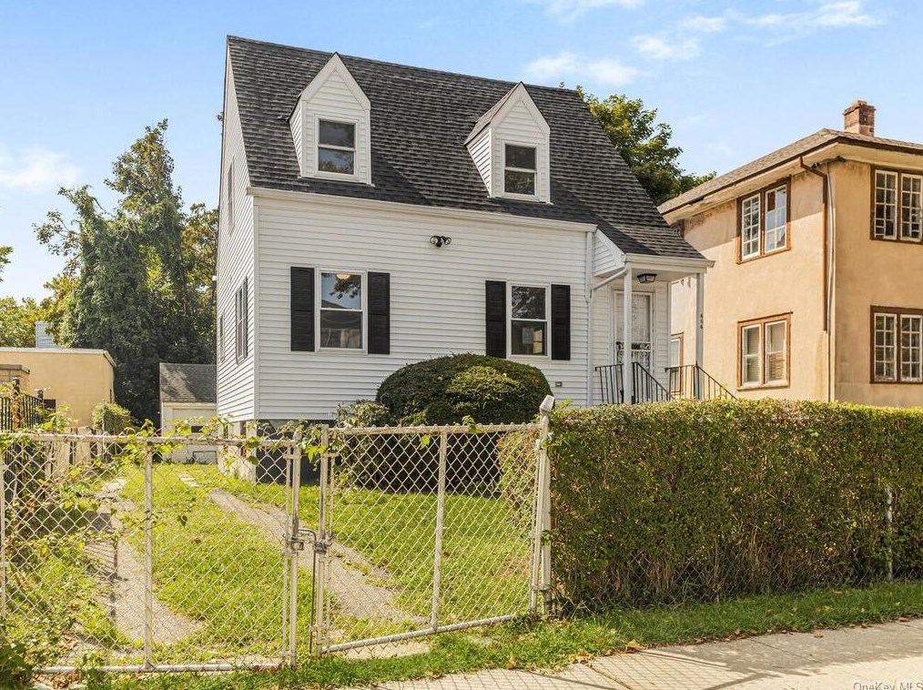 464 S 9th St, Mount Vernon, NY 10550