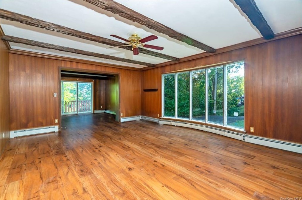 225 Hilltop St, Mahopac, NY 10541
