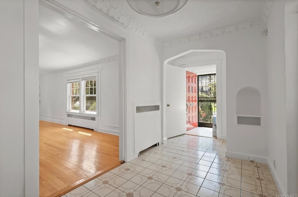 40 Hunter Ave, New Rochelle, NY 10801