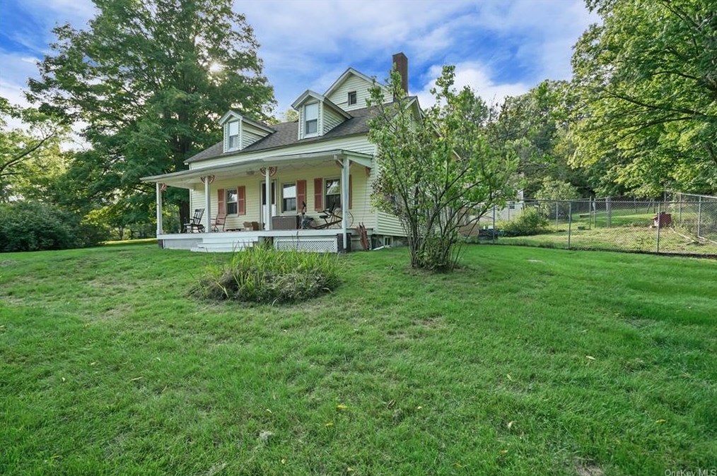 6 Rock Ave, Highland Mills, NY 10930-5149