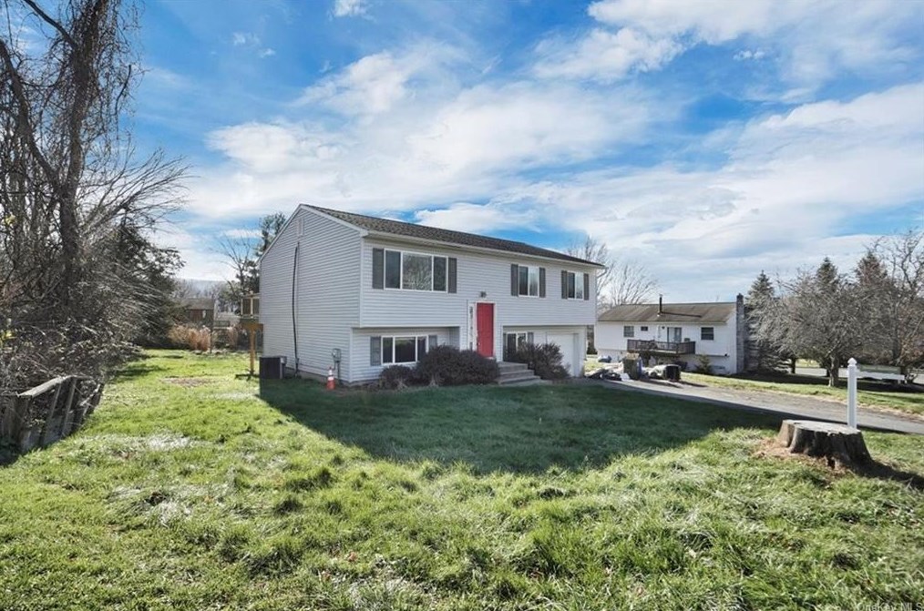 4 Congress Dr, Washingtonville, NY 10992