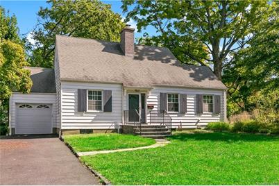 1305 Crown Court - Photo 1