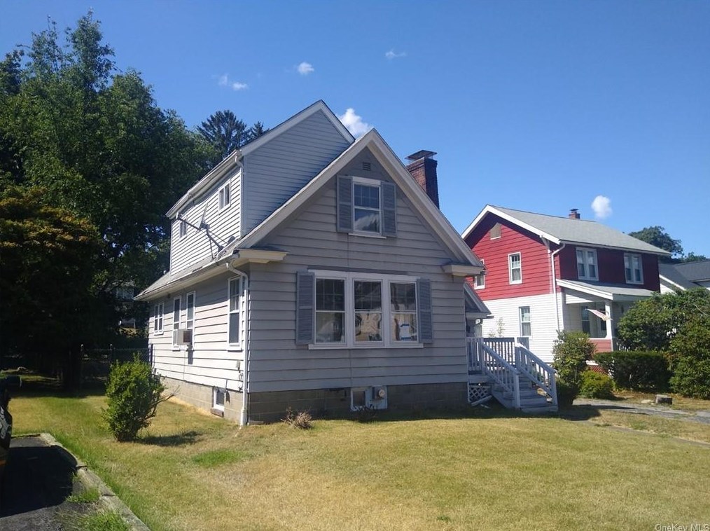 34 Woodland Ave, Poughkeepsie, NY 12603