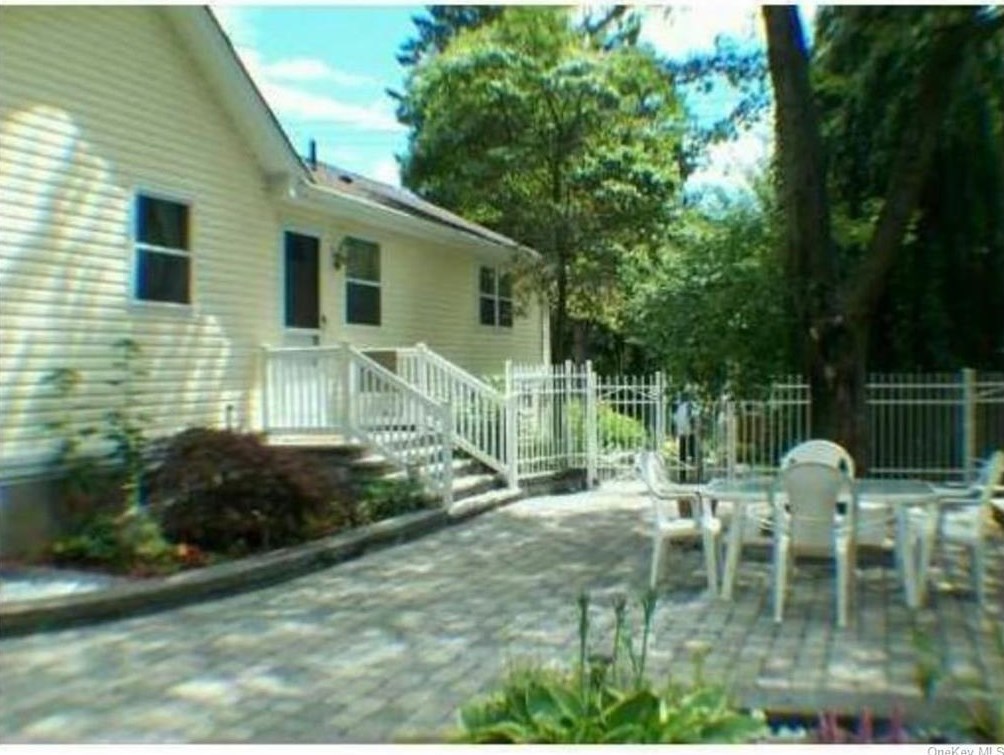 266 Clarkstown Rd, New City, NY