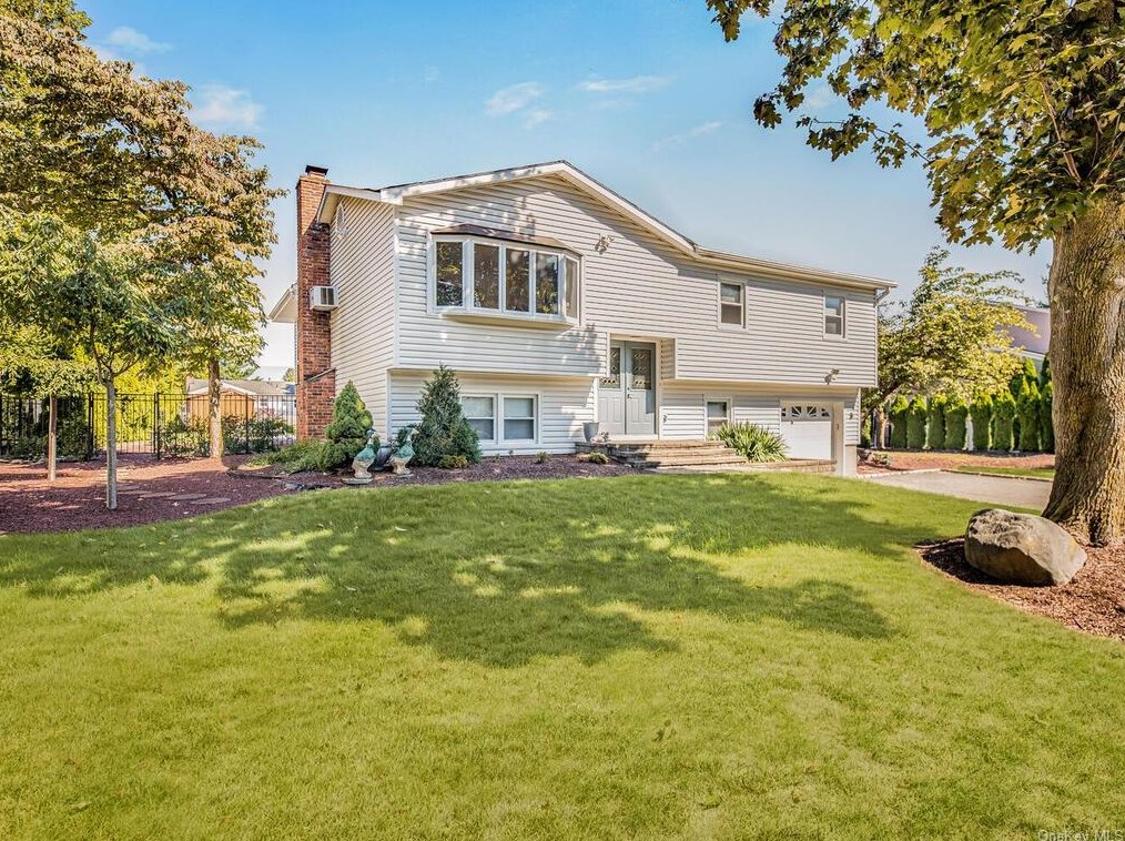 6 Stander Ln, Thiells, NY 10984