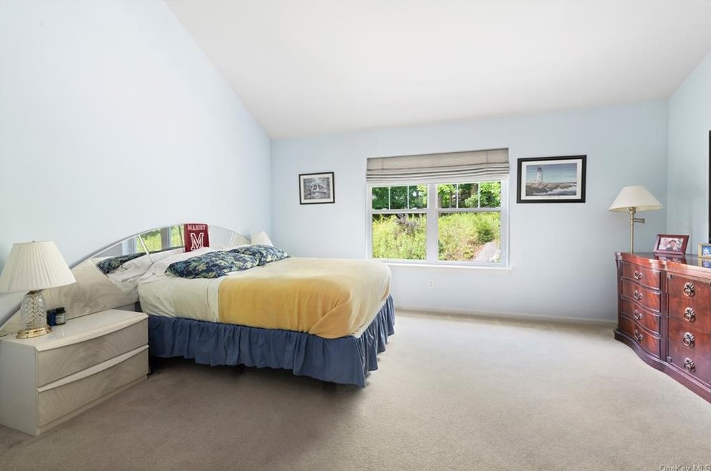 120 Underhill Ln, Peekskill NY  10566-6927 exterior