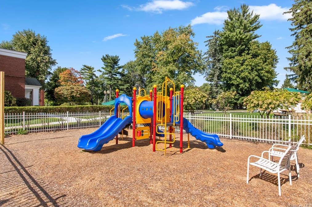 120 Underhill Ln, Peekskill NY  10566-6927 exterior