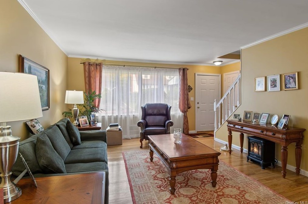 100 Westerly St, Yonkers, NY 10704-1939