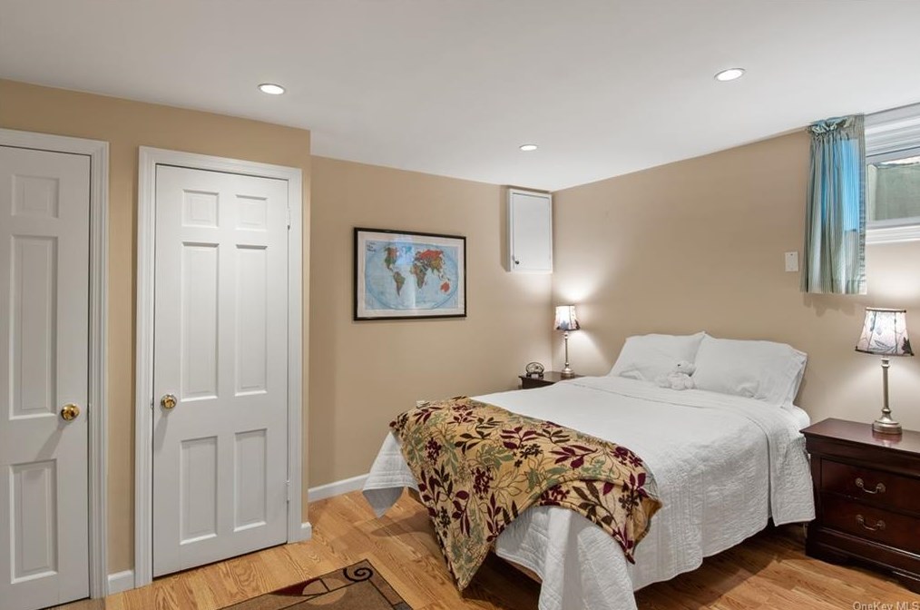 100 Westerly St, Yonkers NY 10704-1940 exterior