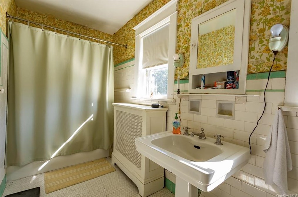 1435 Elm St, Peekskill NY 10566-3304 exterior