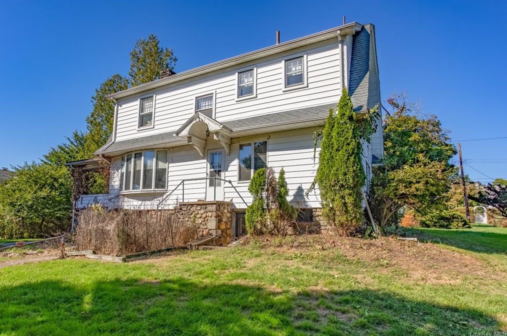 1435 Elm St, Peekskill, NY 10566-4801