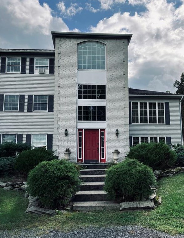 49 Stone Mountain Trail, Chester, NY 10918