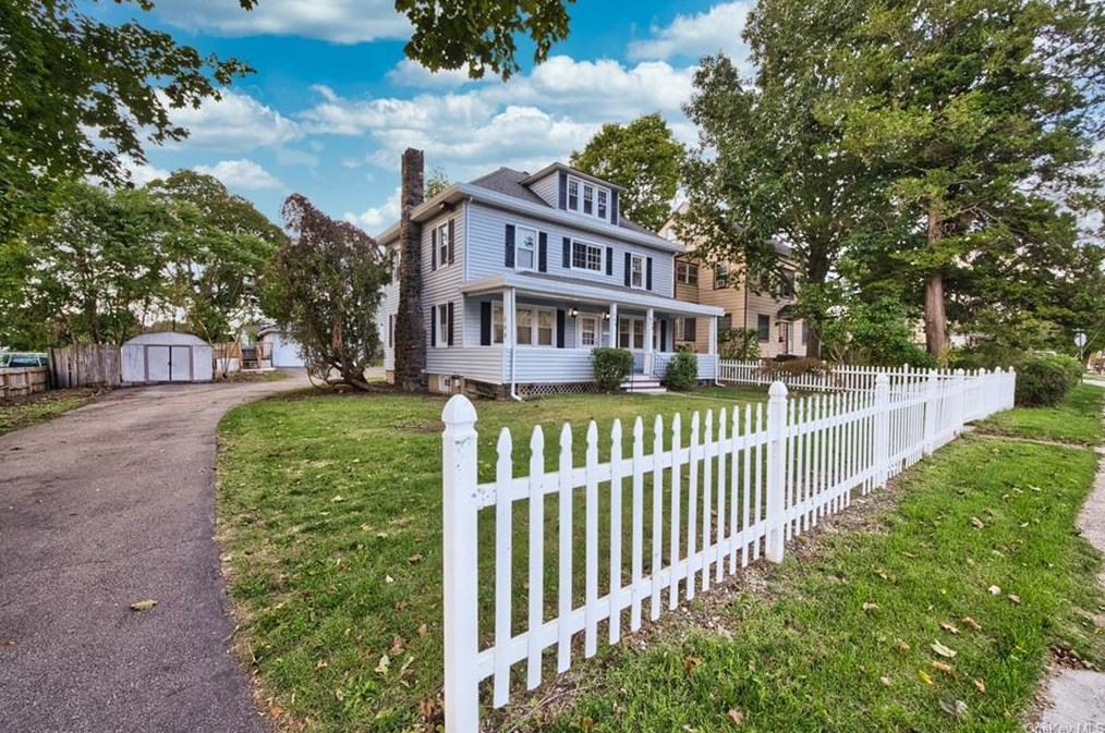 848 Washington St, Peekskill, NY 10566-5420
