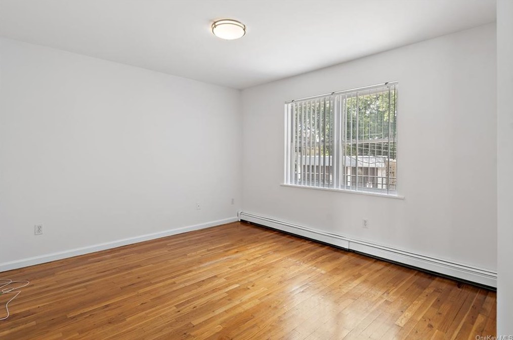 10 Colin St, Yonkers NY 10701-5511 exterior