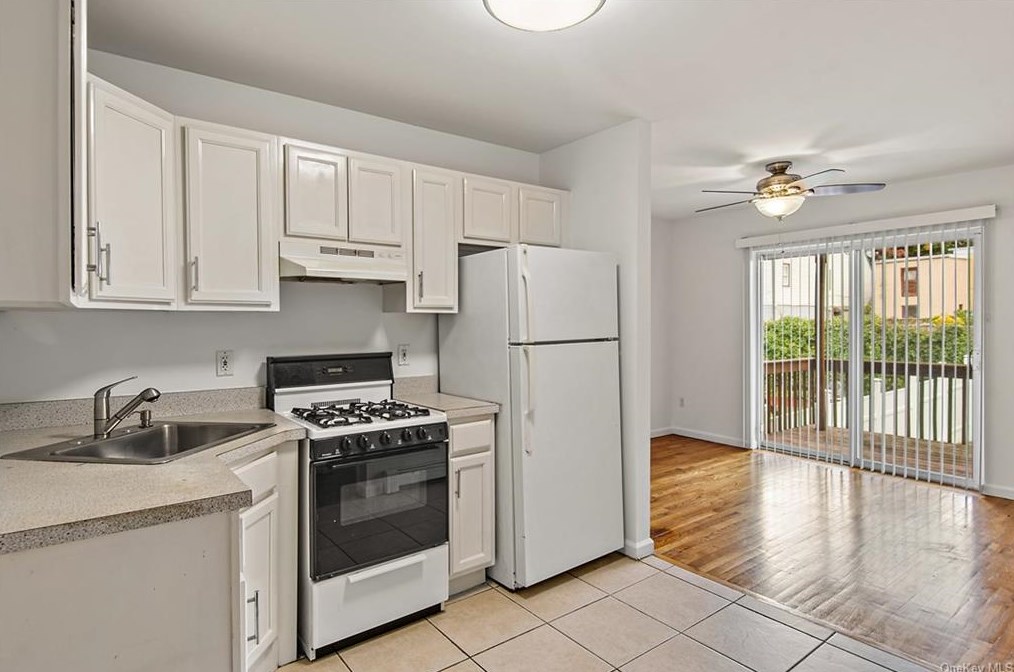 10 Colin St, Yonkers NY 10701-5511 exterior