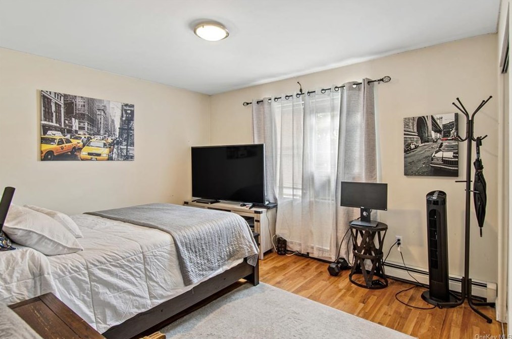 10 Colin St, Yonkers NY 10701-5511 exterior