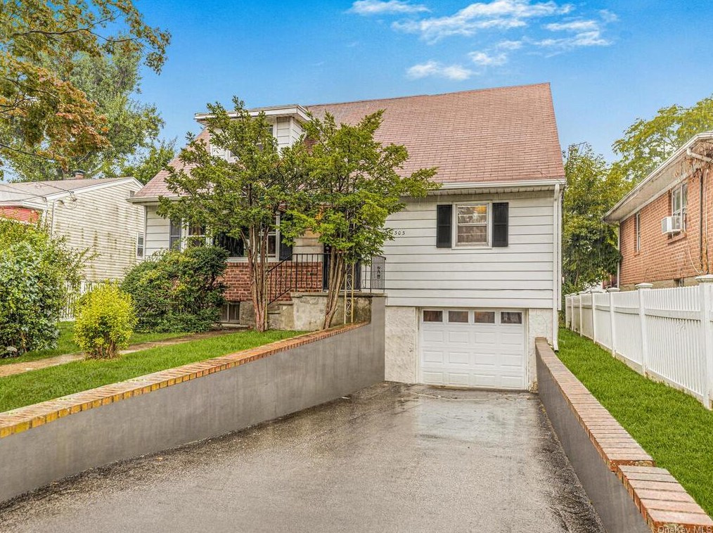 1303 Nepperhan Ave, Yonkers, NY 10703-1148