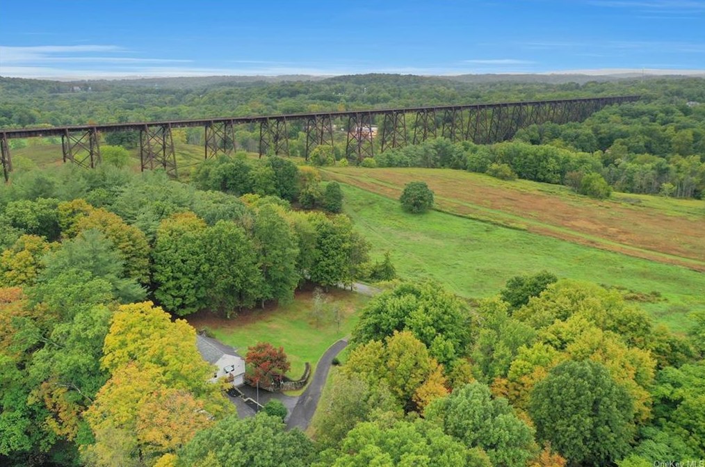 275 Otterkill Rd, Newburgh, NY 12553-8842