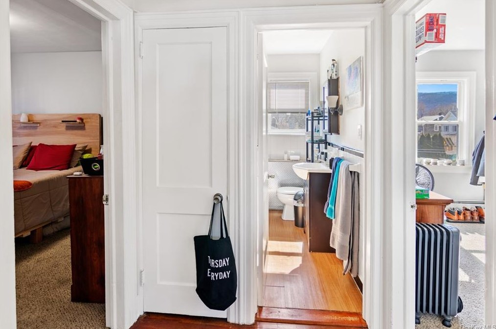 1 Vine St, Beacon NY  12508-3214 exterior