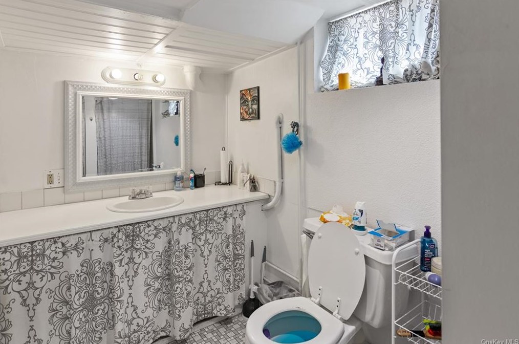 1 Vine St, Beacon NY  12508-3214 exterior