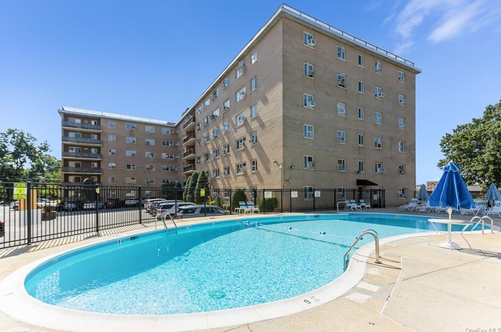 480 Halstead Ave #3e, Harrison, NY 10528