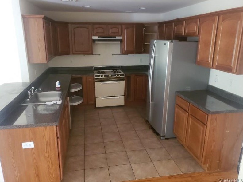 66 Pewter Cir, Chester, NY 10918-3135